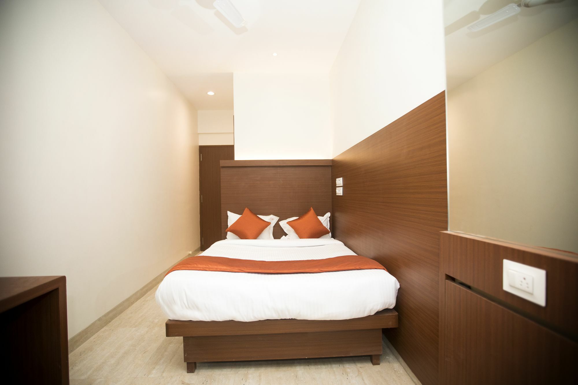 Hotel Spring Inn Mumbai Dış mekan fotoğraf
